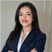 Professeur français bilingue avec 2 ans d’expérience en FLE.